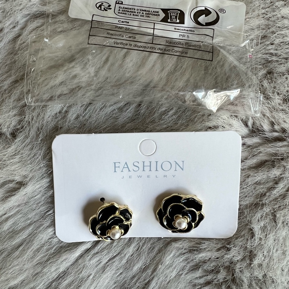 Earrings jewelry.New